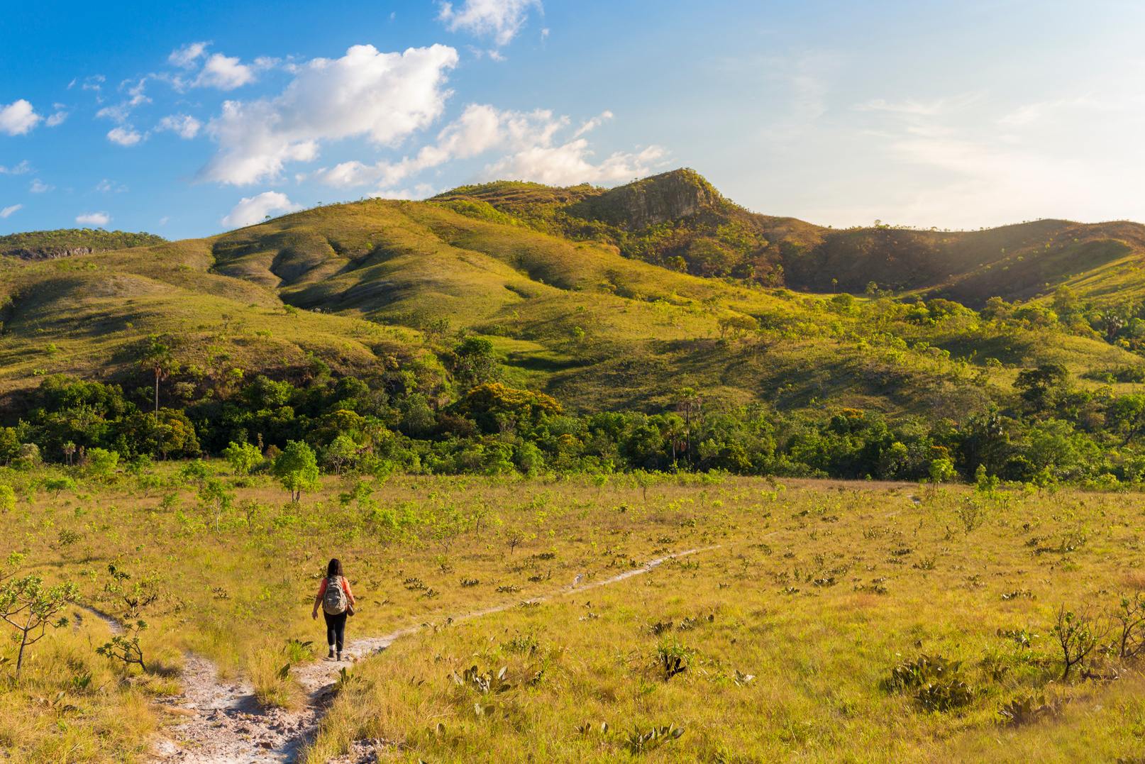 Girl hiking at Chapada dos Veadeiros
